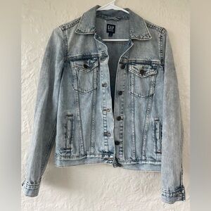 GAP light wash casual classic denim style jacket, lightweight, 90s, Y2K; size XS